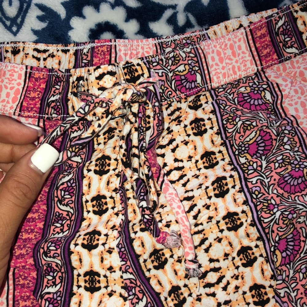 Shorts - Picture 3 of 3